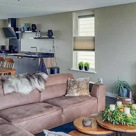 Vakantiehuis 3 Bedroom In *